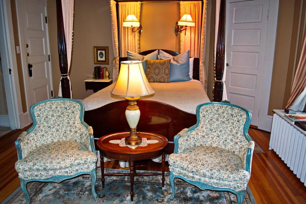 The Lion And The Rose Bed And Breakfast Ашвил Екстериор снимка
