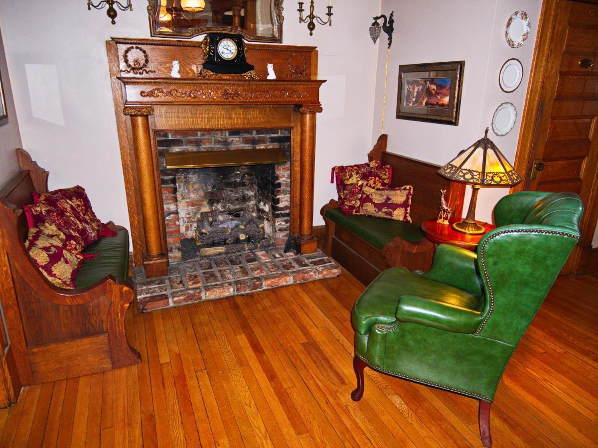 The Lion And The Rose Bed And Breakfast Ашвил Екстериор снимка
