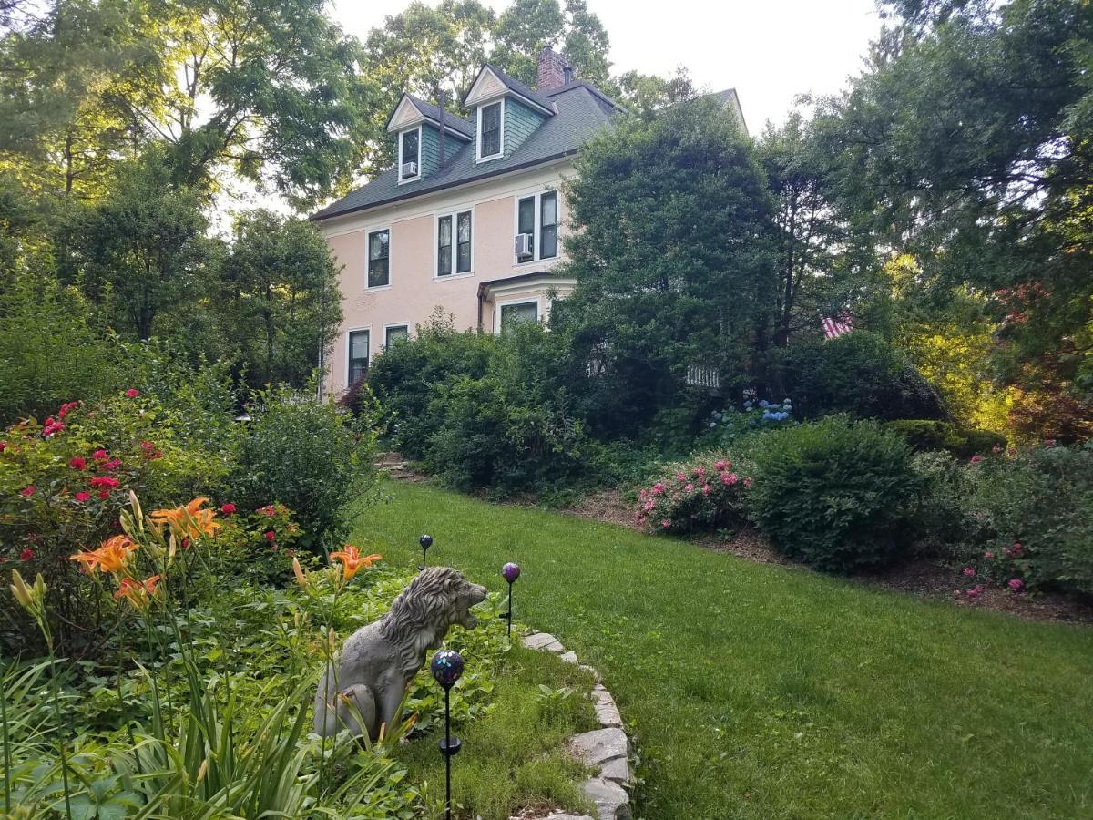 The Lion And The Rose Bed And Breakfast Ашвил Екстериор снимка