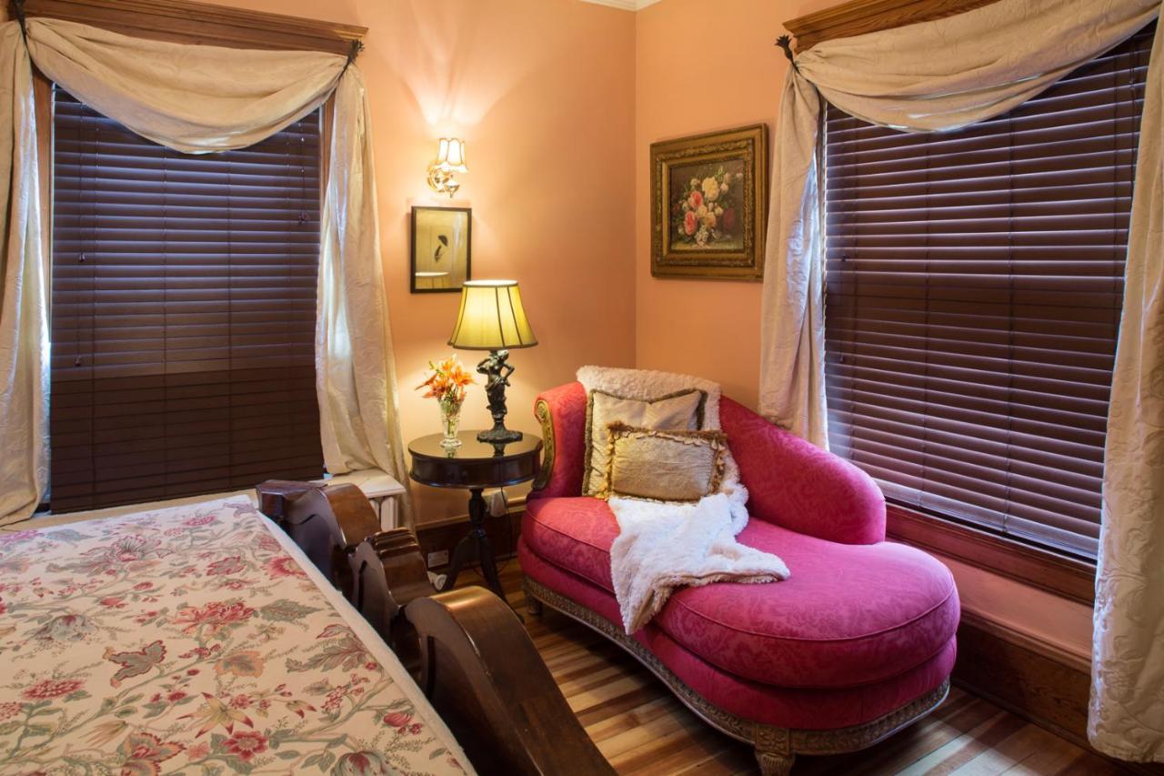 The Lion And The Rose Bed And Breakfast Ашвил Екстериор снимка