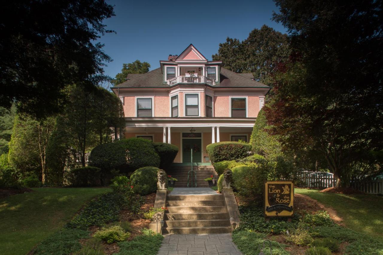 The Lion And The Rose Bed And Breakfast Ашвил Екстериор снимка