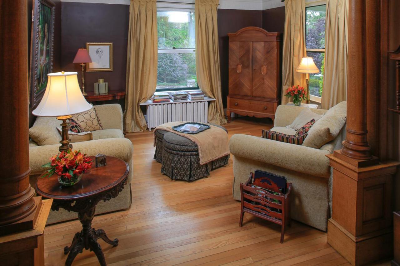 The Lion And The Rose Bed And Breakfast Ашвил Екстериор снимка