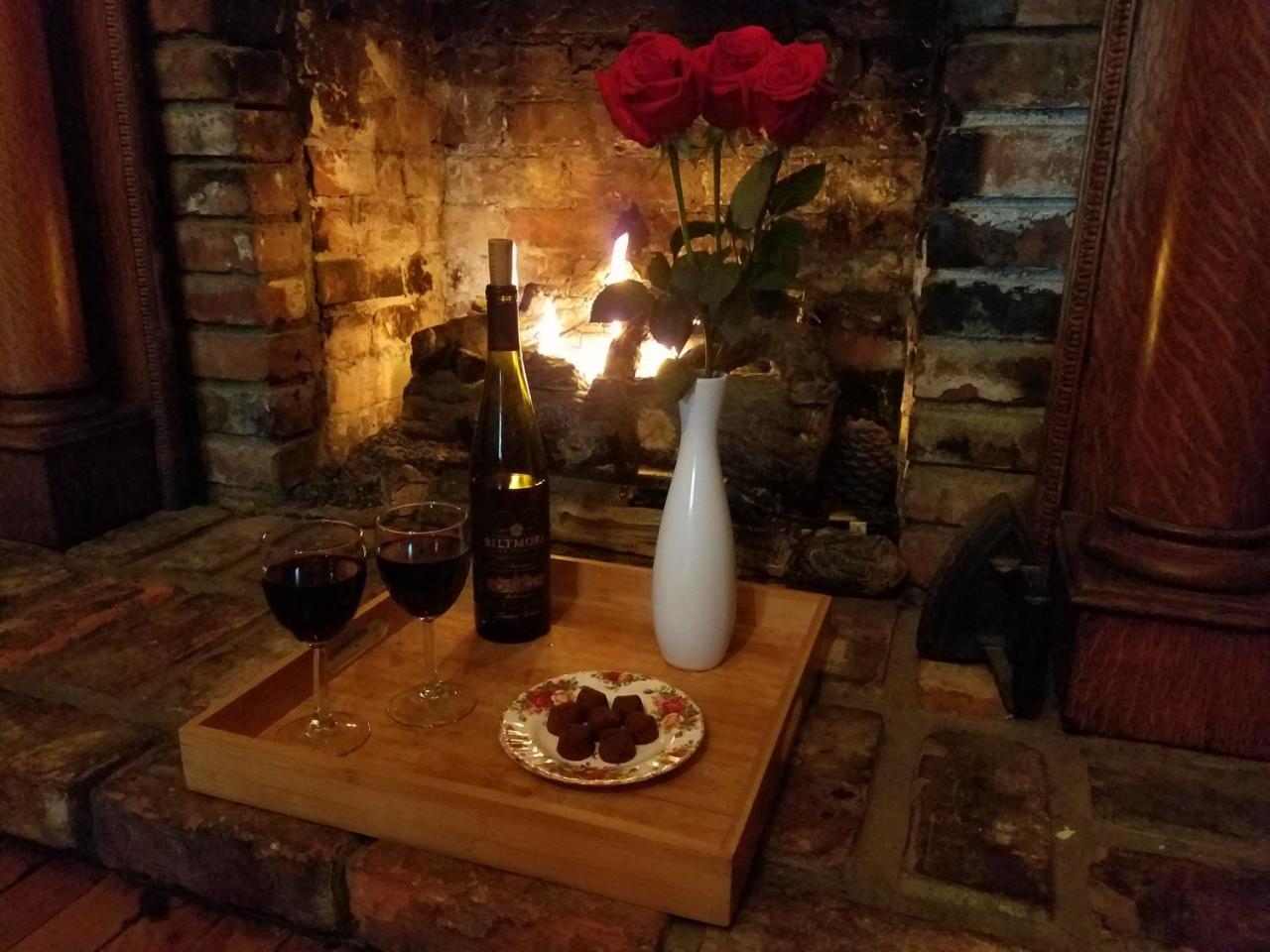 The Lion And The Rose Bed And Breakfast Ашвил Екстериор снимка